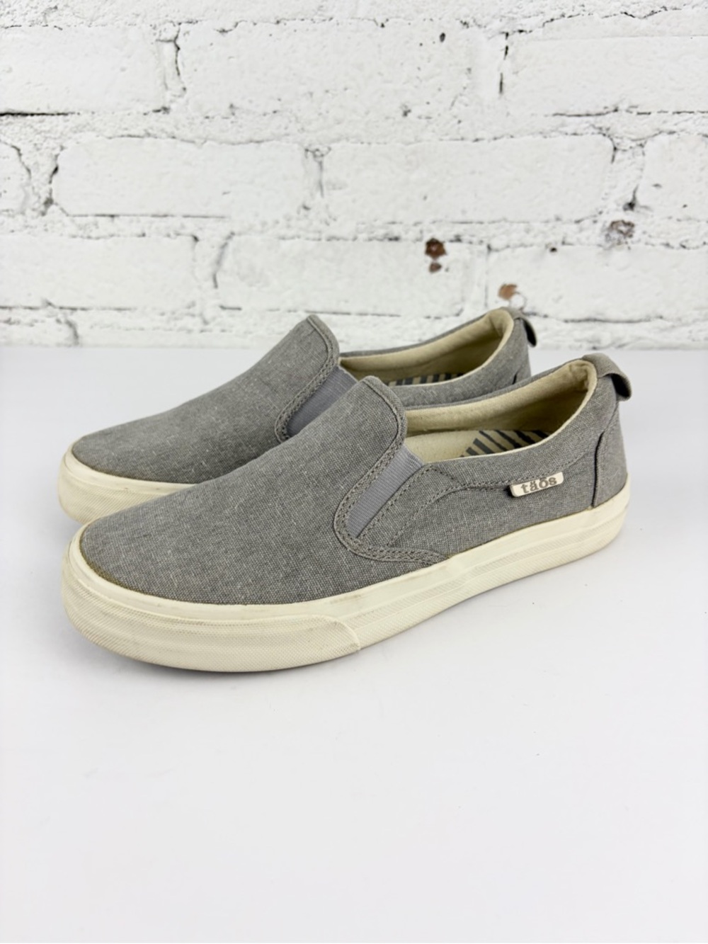 Taos Grey Canvas Rubber Soul Slip On Loafer Shoe 7.5